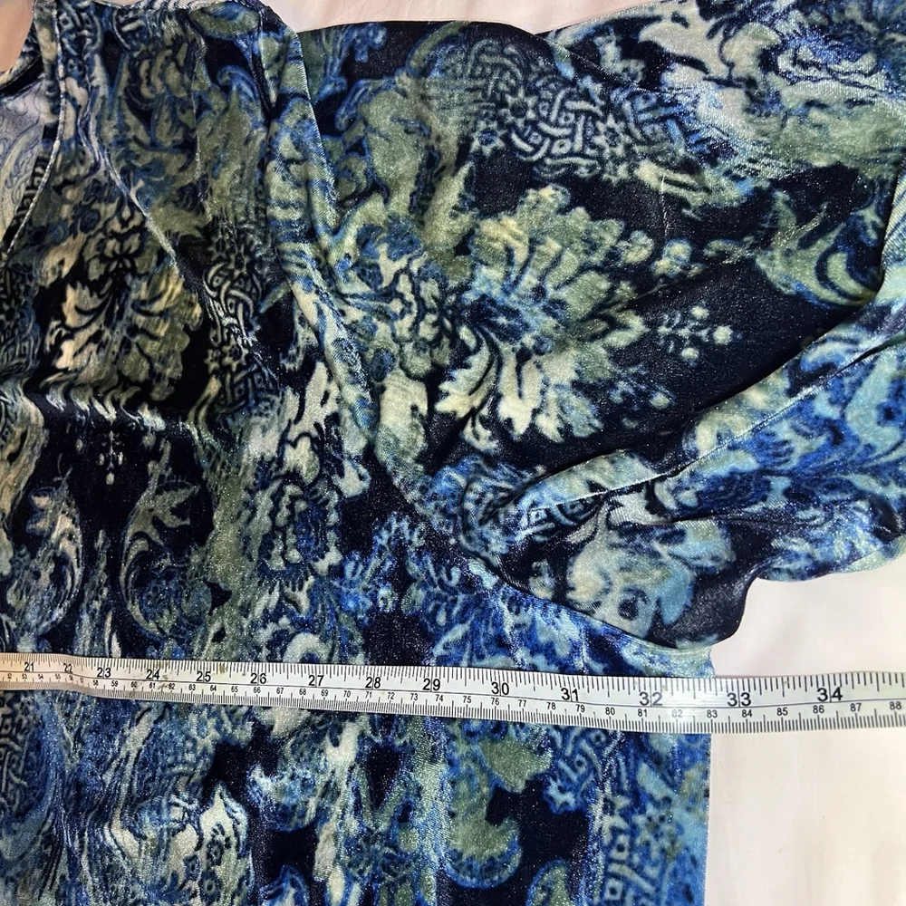 Catherines Women’s Plus Size 5X Velvet Blue Floral Print 3/4 Sleeve V Neck Tunic